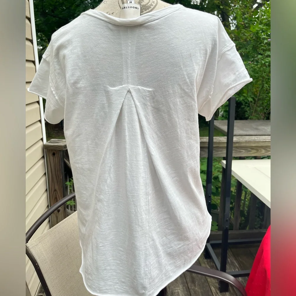 White Floral Embroidered Tee - Picture 3 of 4